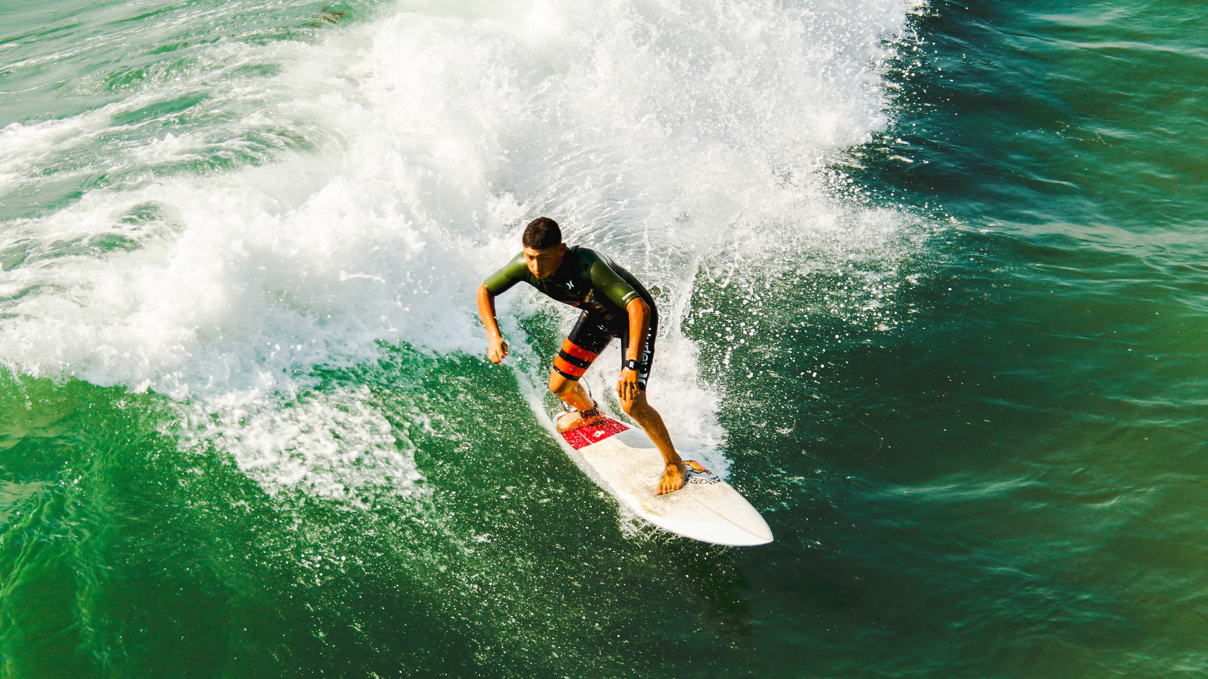 线上青少年足球技能大赛吸引海量参与，有效激发运动热情，足球青少年赛事