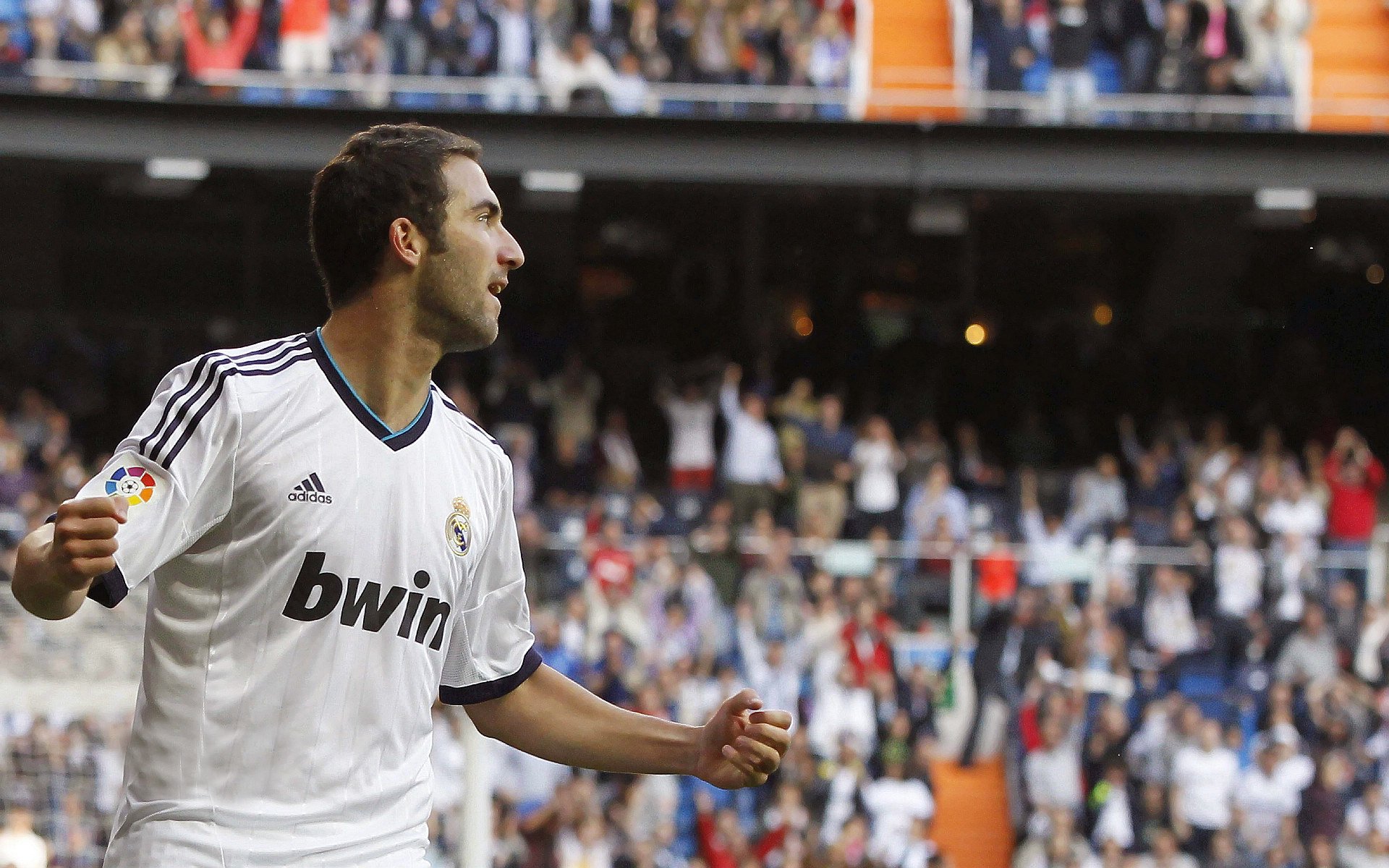 美国队接力配合默契表现完美，美国队接力赛